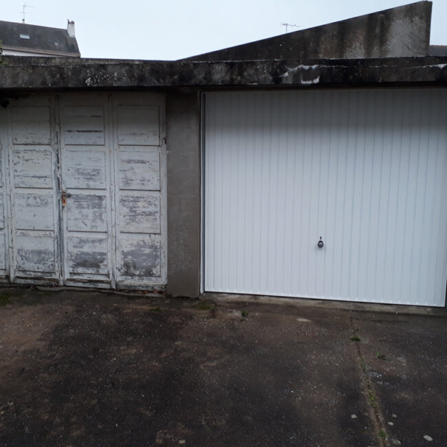 Volets et portes de garage : - Basculante