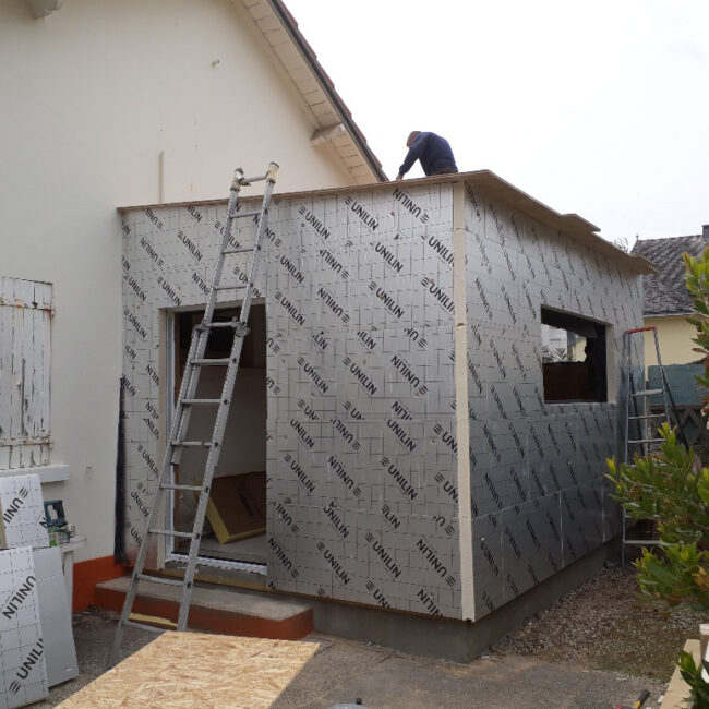 Aménagements extérieurs : - Extension ossature bois + Menuiserie aluminium